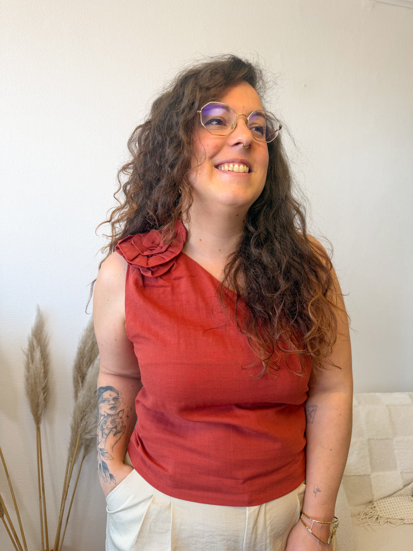 Top SACRAMENTO Asymétrique Fleur