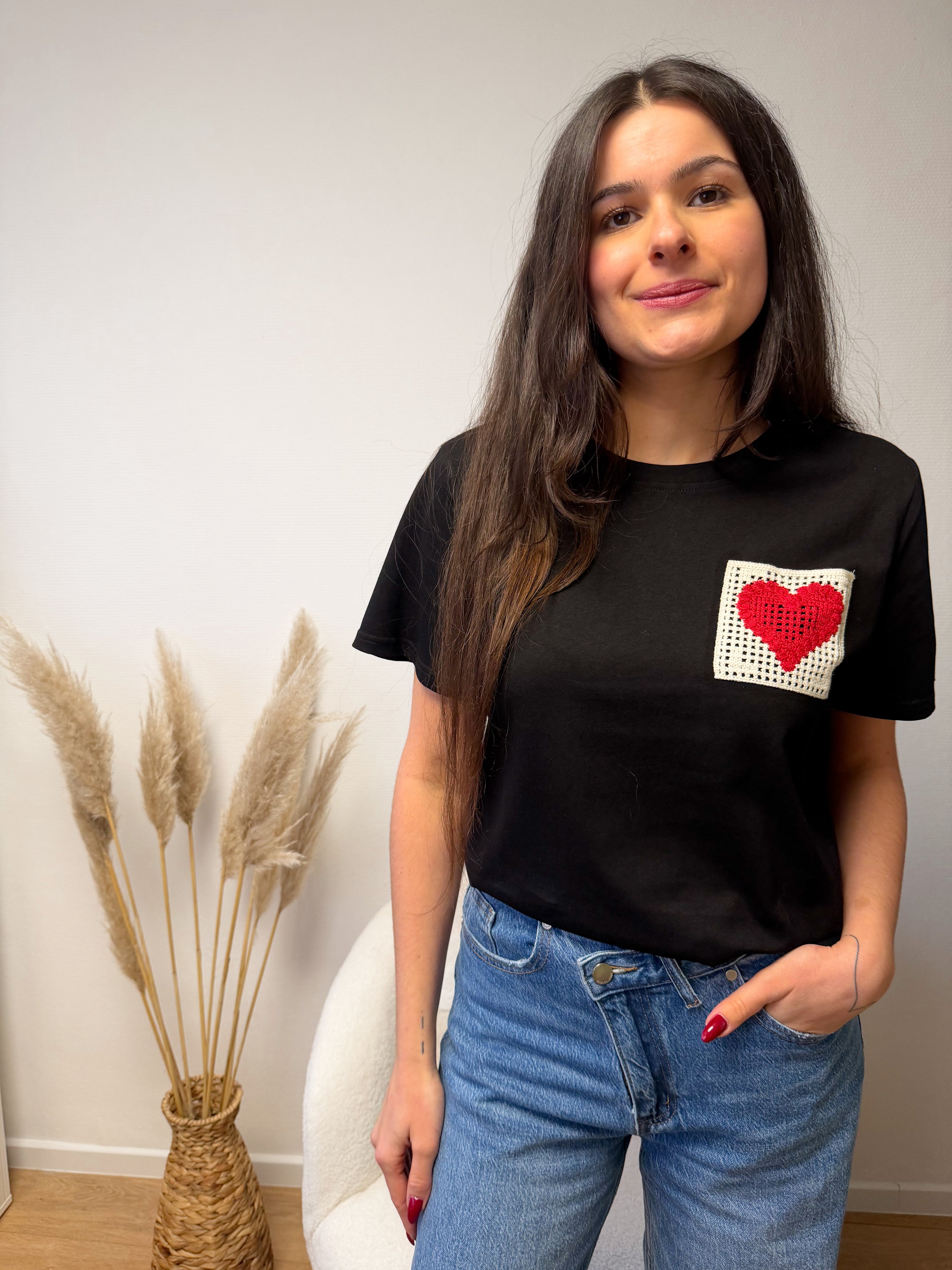 T-shirt noir MALIBU avec broderie cœur